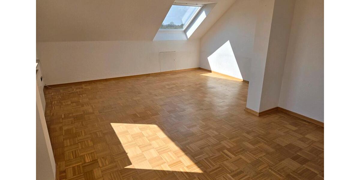 Dachgeschoßwohnung Holzdorf - 3 Zimmer, 68 m&sup2;, 600&euro; | Angebot:26414309
