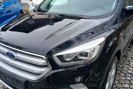 Ford Kuga 153.000 km 11.999 &euro; Regensburg-Bernhardswald 93170