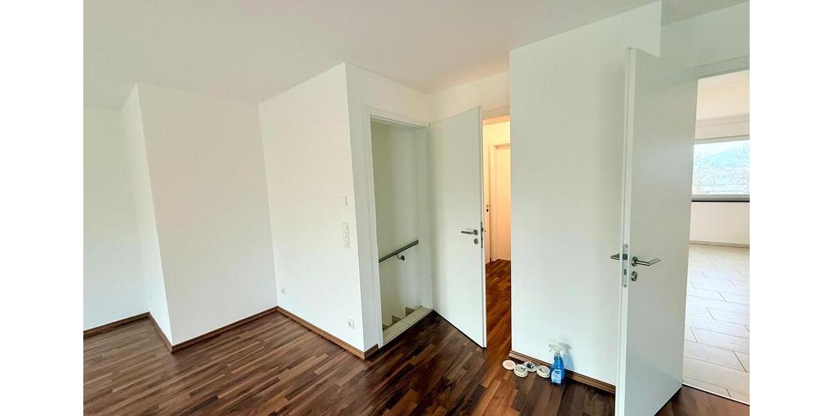 Etagenwohnung Regenstauf - 3 Zimmer, 145 m&sup2;, 1.650&euro; | Angebot:24560762