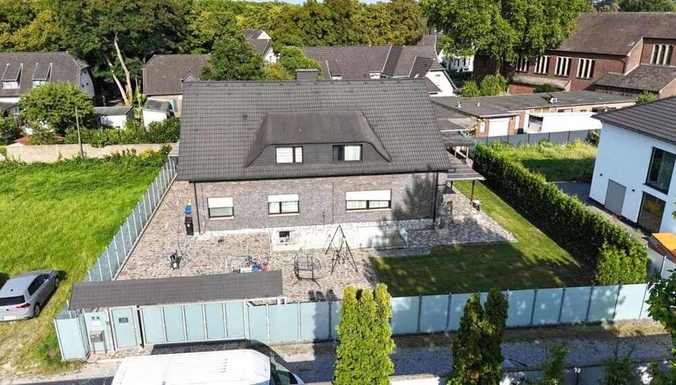 Haus zum Kaufen in Moers 885.000 € 300 m² 11 zimmer