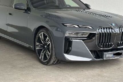 BMW 740 18.000 km 121.799 &euro; Öhringen 74613