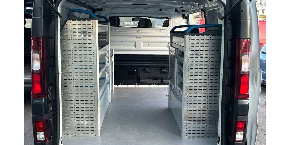 Opel Vivaro 109.835 km 13.990 € München 81825