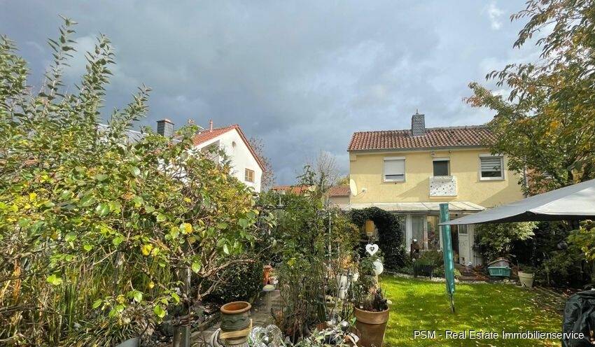 Reiheneckhaus mit 530 m² Grundstück und Ausbaupotenzial 3 zimmer