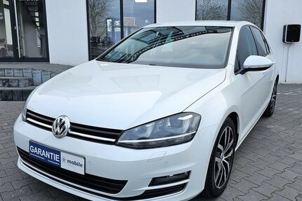 VW Golf VII 1.4 TSI Highline ALCANTARA BI XENON 129.800 km 12.490 &euro; Löhne 32584