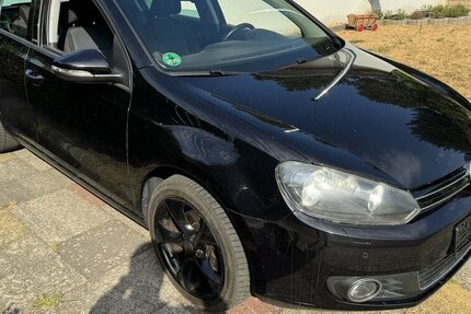 VW Golf Style Navi Klima.Temp.Sitzh.PDC.gr.Plakette 150.000 km 5.900 &euro; Erftstadt 50374