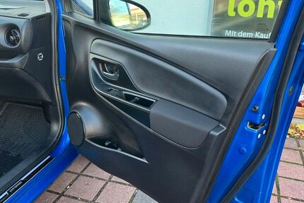 Toyota Yaris 125.000 km 11.700 € Berlin 13125