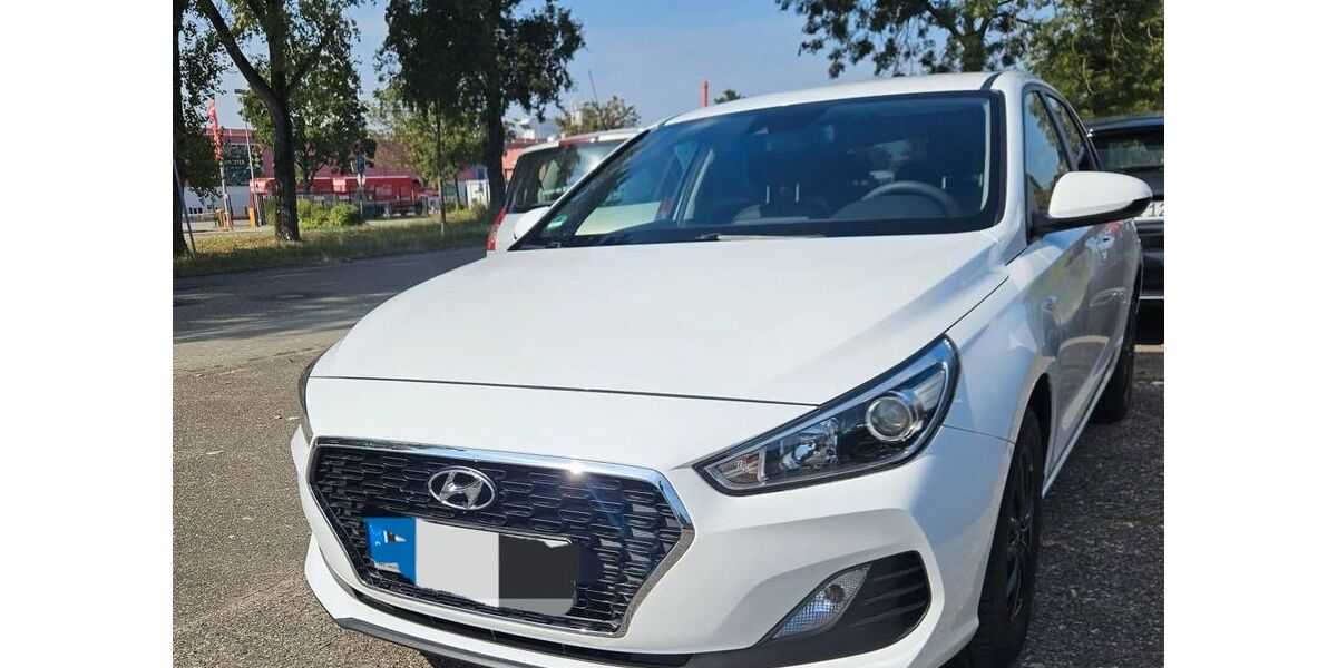 Hyundai i30 51.000 km 12.700 &euro; Karlsruhe 76149