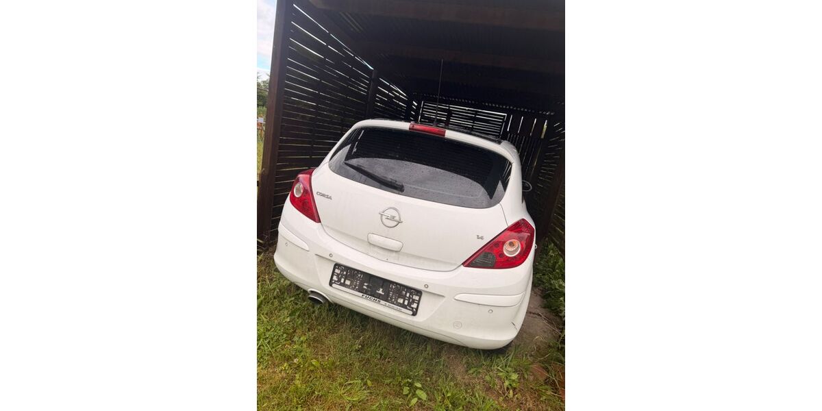 Opel Corsa 212.996 km 1.800 &euro; Dessau Rosslau 06861