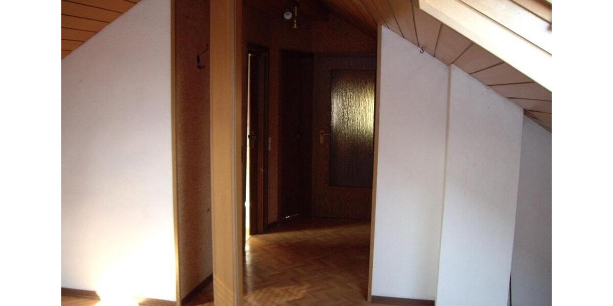 Dachgeschoßwohnung Bruchköbel - 2 Zimmer, 58 m&sup2;, 926&euro; | Angebot:26481559