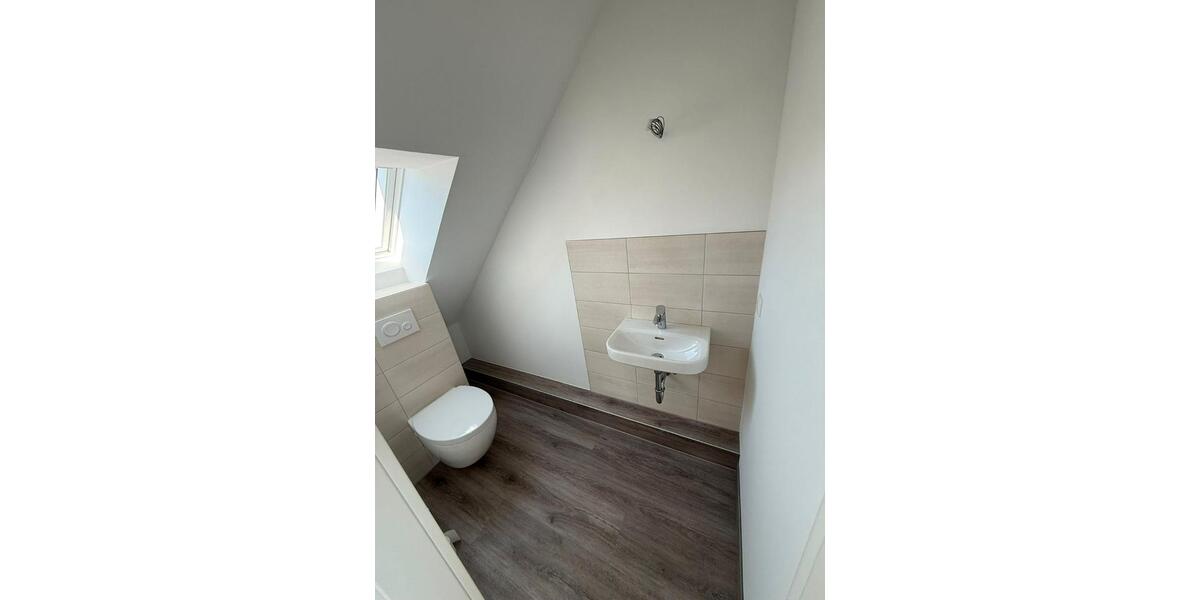 Dachgeschoßwohnung Stade - 3 Zimmer, 80 m&sup2;, 1.120&euro; | Angebot:26479300