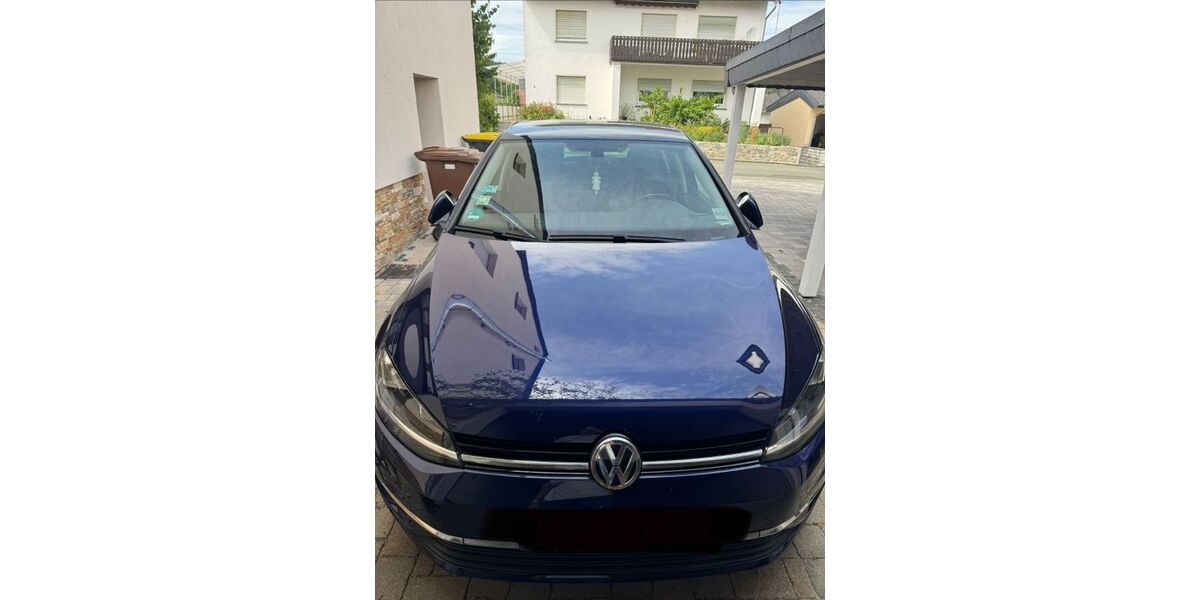 VW Golf 106.243 km 9.000 &euro; Mittenaar 35756