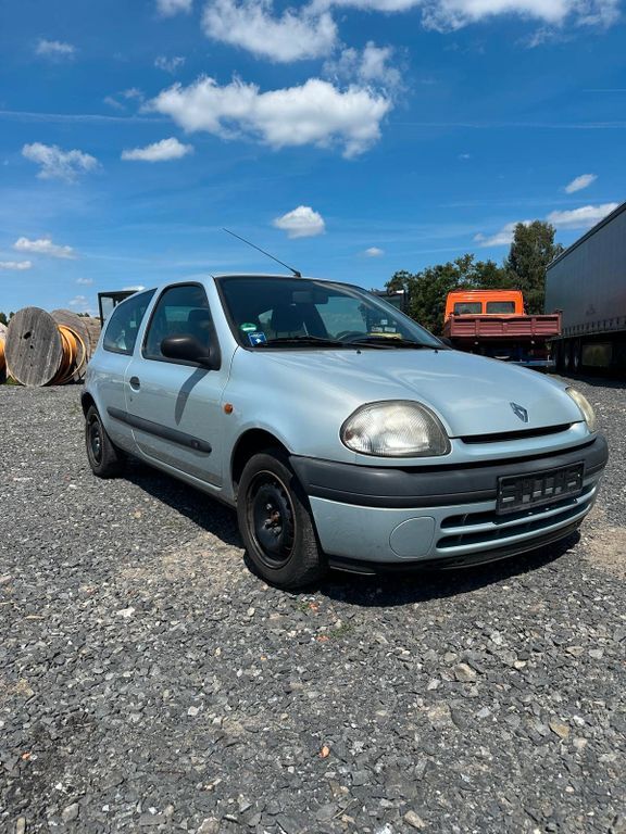 Renault Clio 129.000 km 1.300 € Grebenhain 36355