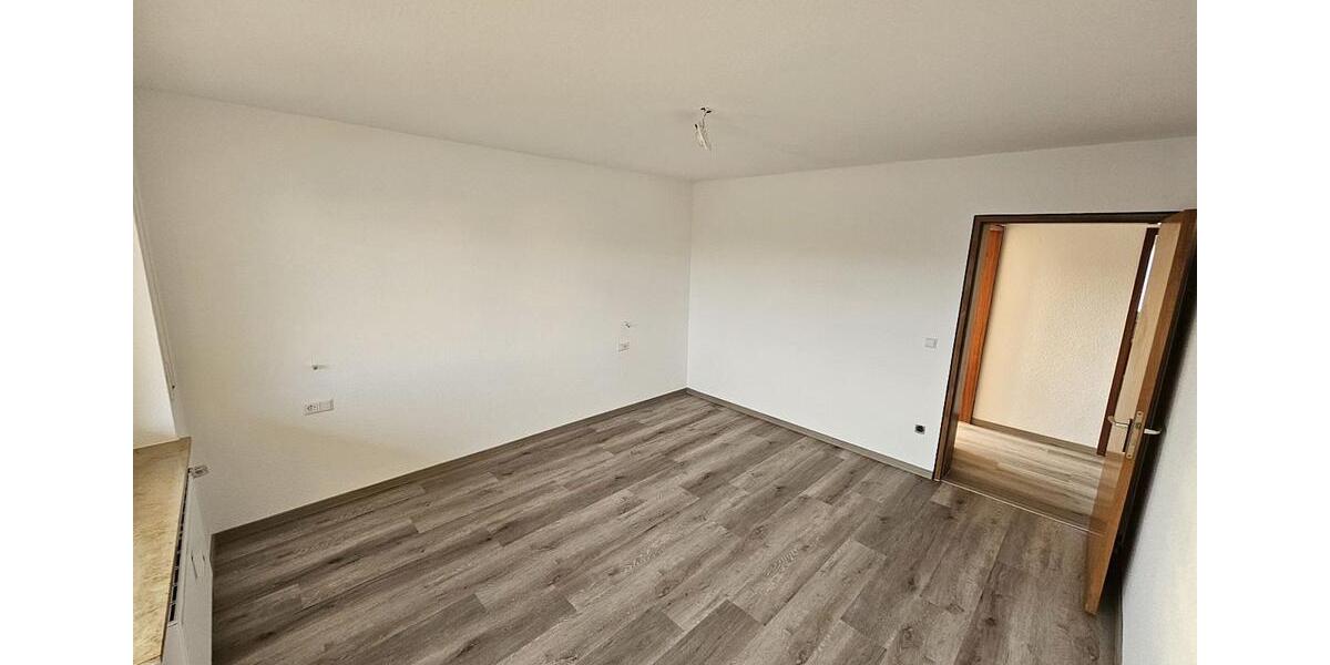 Etagenwohnung Ammerbuch - 5 Zimmer, 105 m&sup2;, 1.100&euro; | Angebot:25407180