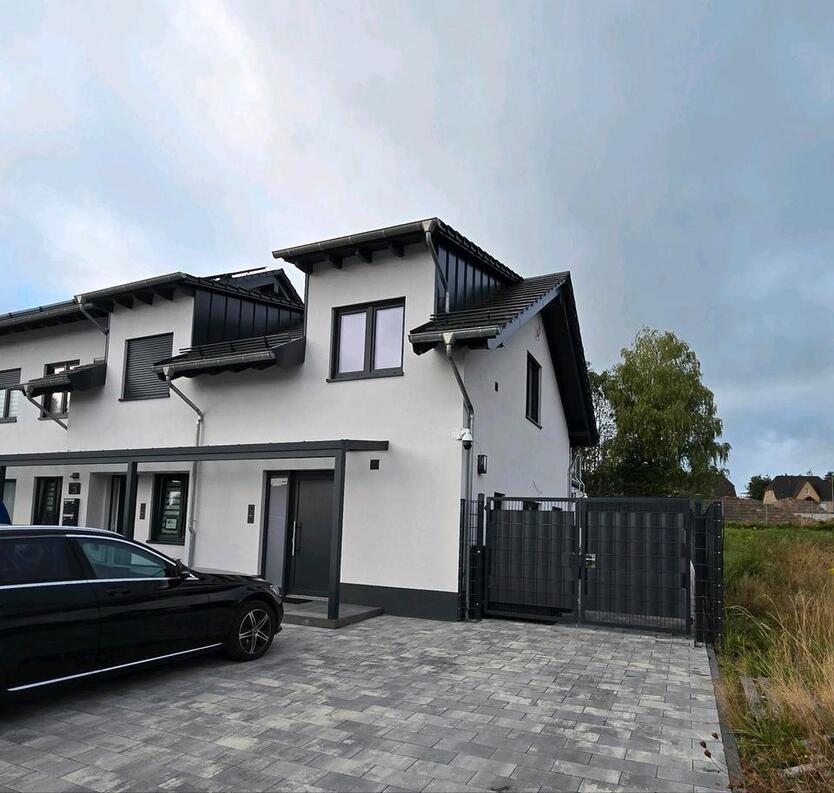 #Haus #Wohnung #Miete #Smart-Home-System zimmer