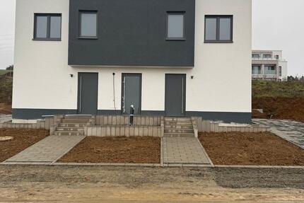Moderne Doppelhaushälfte im Neubaugebiet von Hermannstein 4 zimmer