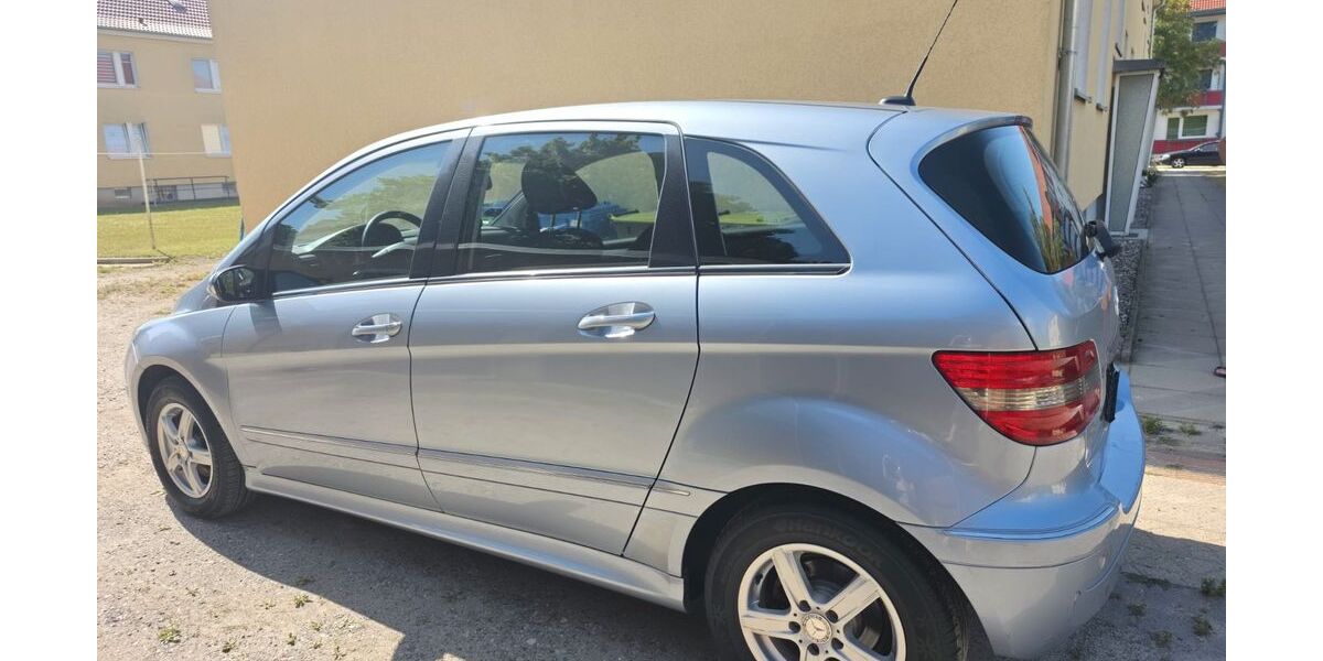 Mercedes-Benz B 170 180.000 km 4.990 &euro; Bad Kleinen 23996