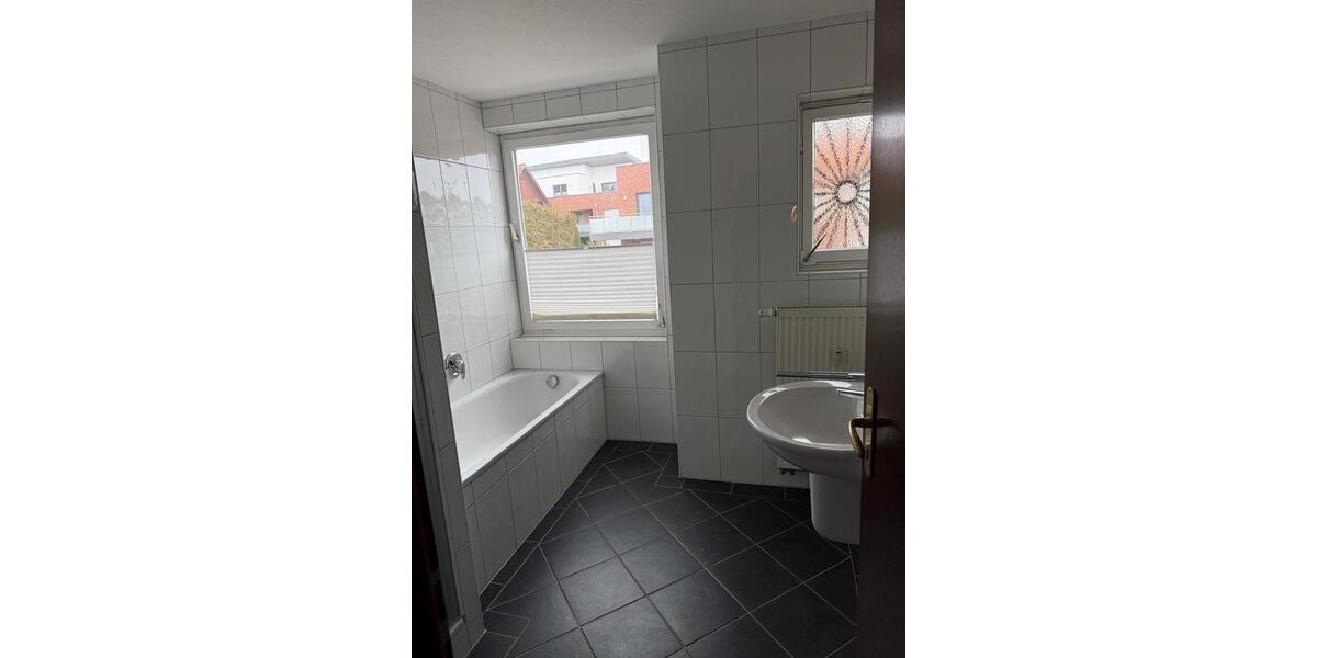 Villa Lohne (Oldenburg) - 9 Zimmer, 300 m&sup2;, 820.000&euro; | Angebot:26745362