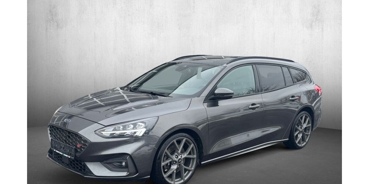 Ford Focus 42.758 km 25.990 &euro; Ludwigsburg 71636