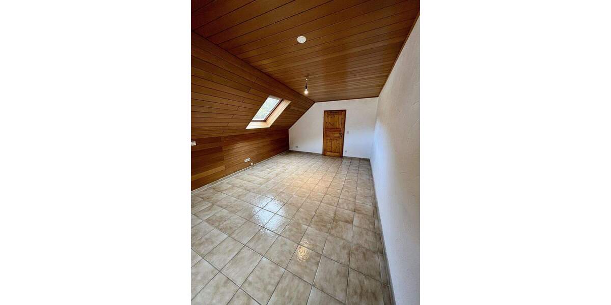 Doppelhaushälfte Bad Dürkheim - 5 Zimmer, 170 m&sup2;, 1.500&euro; | Angebot:25657429