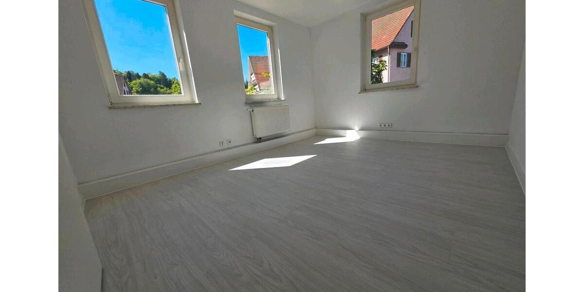 Etagenwohnung Egenhausen - 3.5 Zimmer, 105 m&sup2;, 950&euro; | Angebot:26096081
