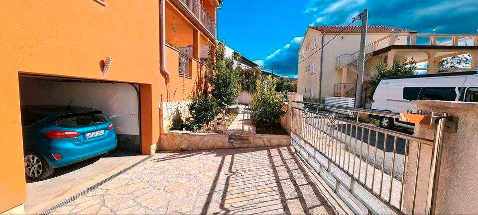 Einfamilienhaus Althengstett - 7 Zimmer, 220 m&sup2;, 399.000&euro; | Angebot:26835611