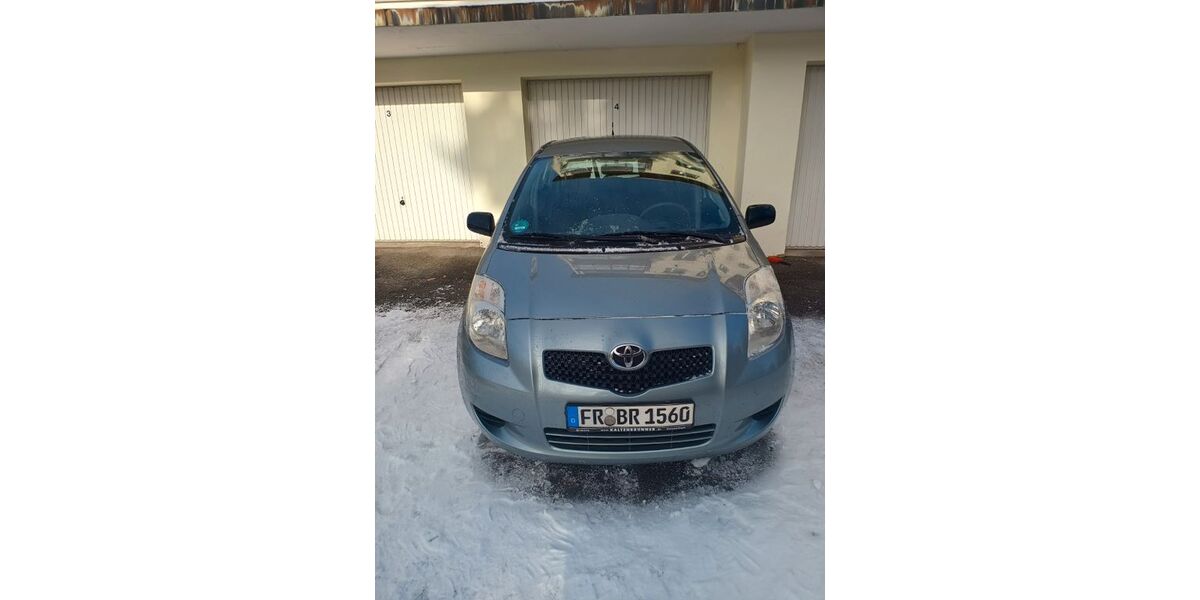 Toyota Yaris 191.000 km 3.499 &euro; Titisee Neustadt 79822