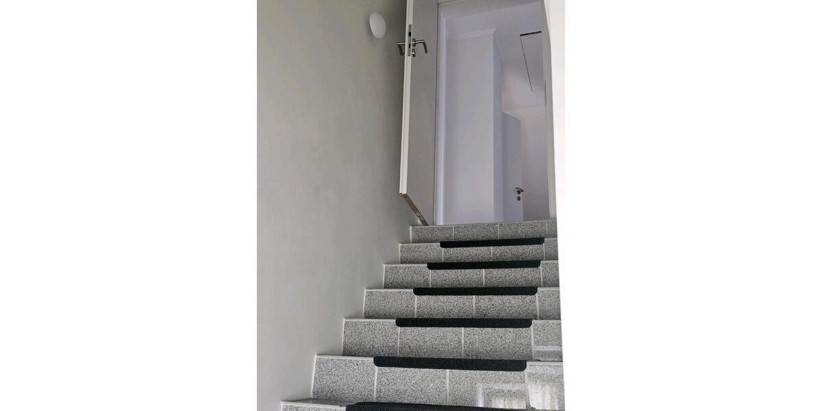 Dachgeschoßwohnung Kümmersbruck - 2 Zimmer, 70 m&sup2;, 700&euro; | Angebot:25794984