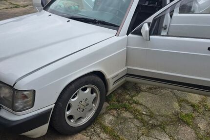 Mercedes-Benz 190 109.000 km 8.400 &euro; Schmelz 66839
