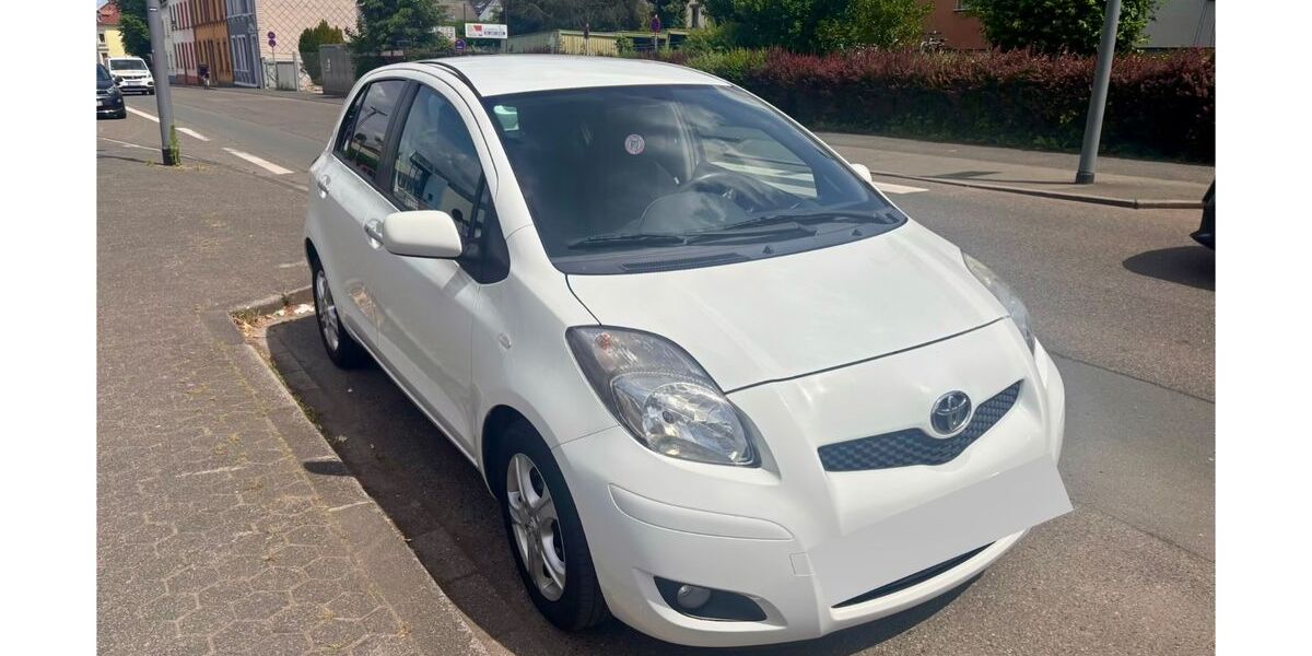 Toyota Yaris 205.500 km 3.300 &euro; Trier 54295