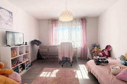 Bezugsfreie 2 ZKB mit Balkon in verkehrsgünstiger Lage Großteils modernisiert Fernwärme Heizung 2 zimmer