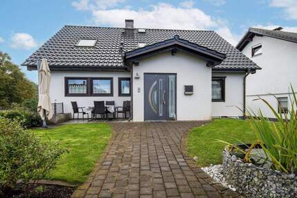 Haus Finnentrop Hülschotten - 8 Zimmer, 176 m&sup2;, 389.000&euro; | Angebot:25800581