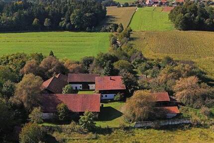 Haus Pfarrkirchen Diepolting - 7 Zimmer, 317 m&sup2;, 999.950&euro; | Angebot:25226493