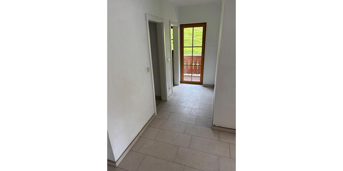 Etagenwohnung Bischofswiesen - 4 Zimmer, 100 m&sup2;, 1.500&euro; | Angebot:25171647