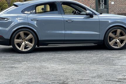 Porsche Cayenne 7.900 km 117.790 &euro; Frechen (bei Köln) 50226