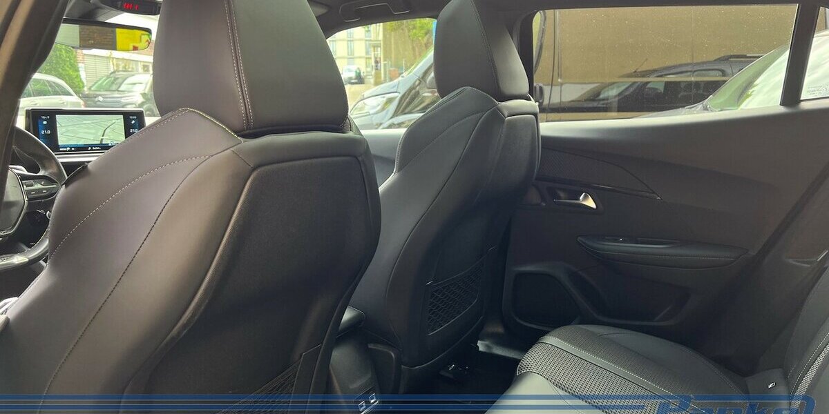 Peugeot 2008 GT 155 EAT8*Pano*LED*360°*TotWinkel*NAV* 36.726 km 19.990 &euro; Berlin 13187