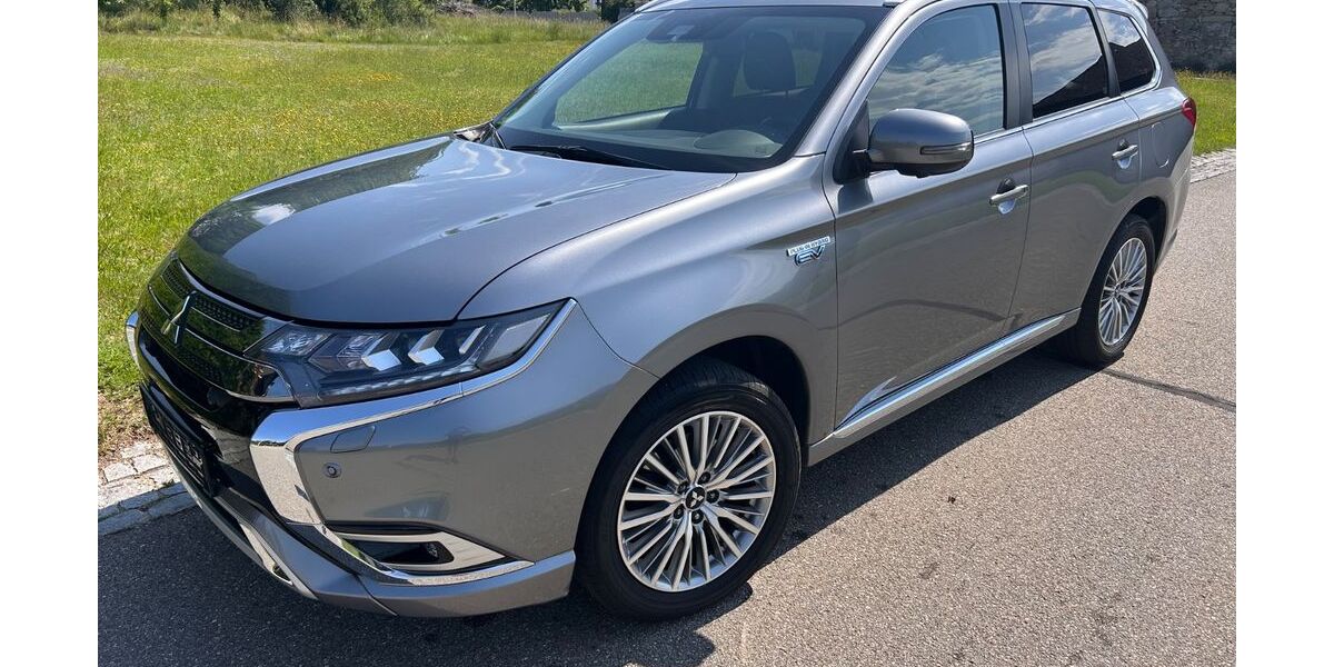 Mitsubishi Plug-in Hybrid Outlander 64.000 km 22.222 &euro; Eslarn 92693