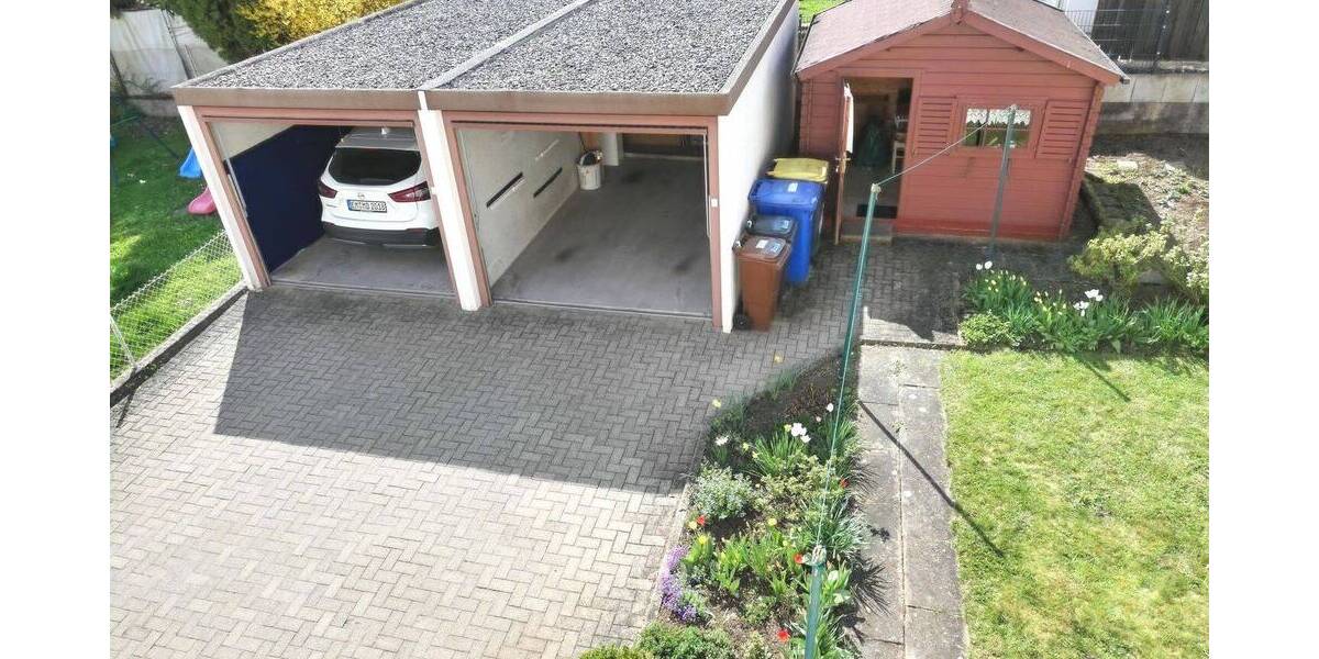 Doppelhaushälfte Trossingen - 9 Zimmer, 140 m&sup2;, 319.000&euro; | Angebot:26358877