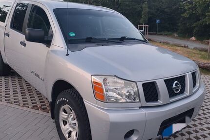 Nissan Titan 190.000 km 8.990 &euro; Rosbach 61191