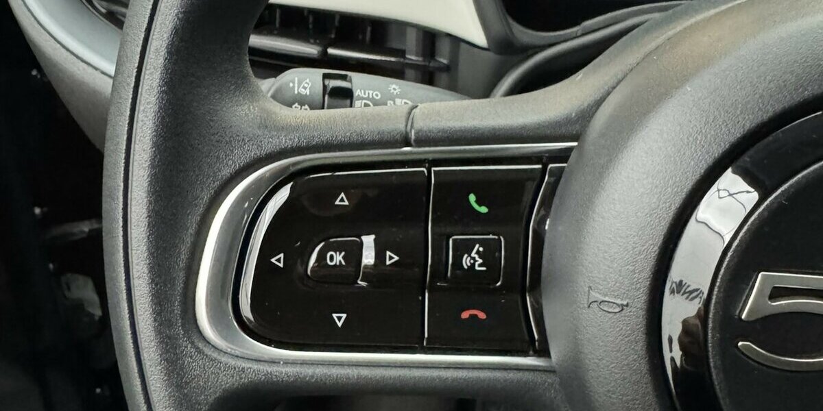 Fiat 500e Action CarPlay Android Automatik 1.Hand 23.004 km 13.120 &euro; Lich 35423