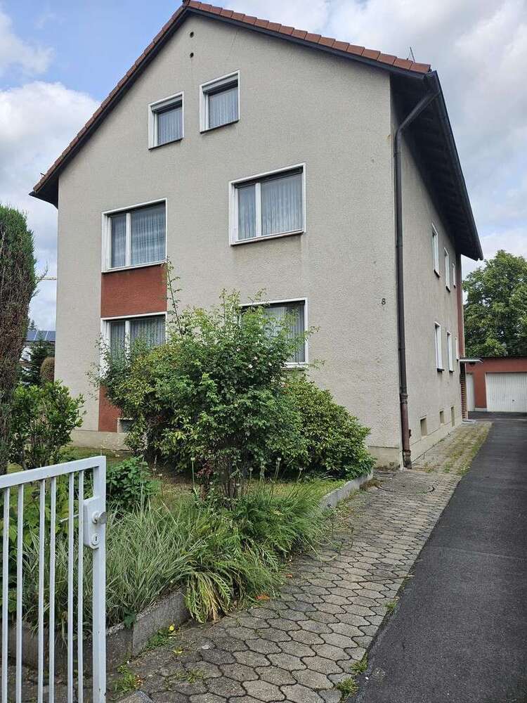 Haus zum Kaufen in Altenstadt a.d. Waldnaab 395.000 € 230 m²