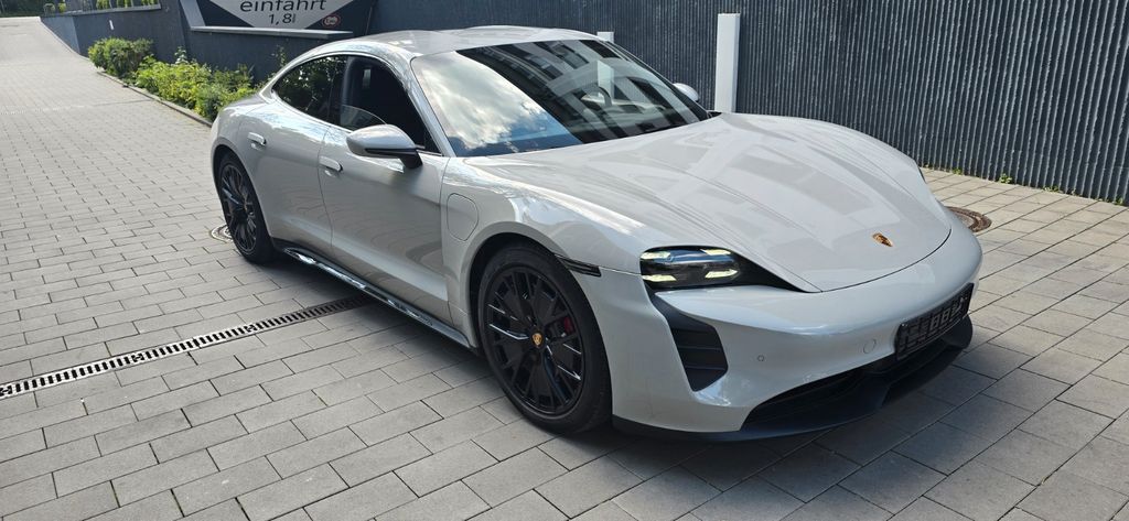 Porsche Taycan 19.700 km 72.999 &euro; München 80689