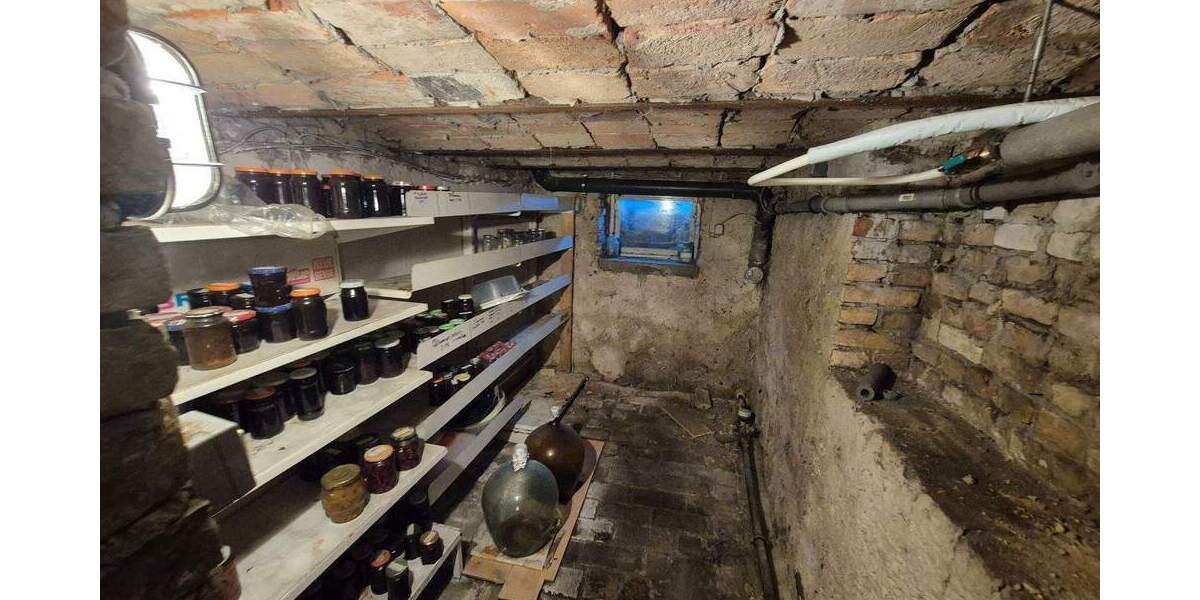 Wohnhaus mit großem Potenzial in Neubrandenburg 4 zimmer