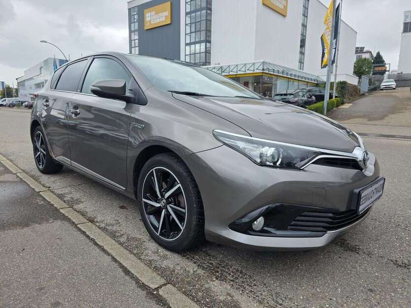 Toyota Auris 111.800 km 13.790 € Kornwestheim 70806