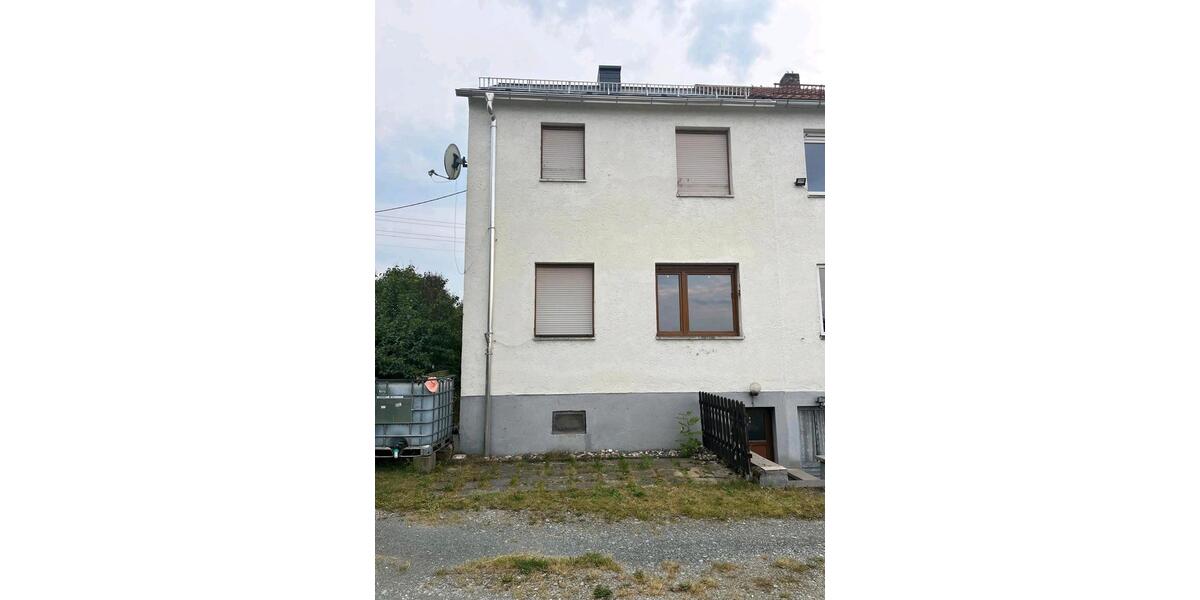 Reihenhaus Weischlitz - 7 Zimmer, 80 m&sup2;, 69.500&euro; | Angebot:27042842