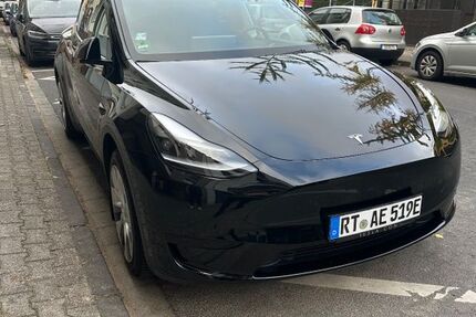 Tesla Model Y 36.941 km 35.900 € Düsseldorf 40217