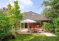 Familien-Bungalow mit unverbautem Blick im Herzen von Lemsahl-Mellingstedt