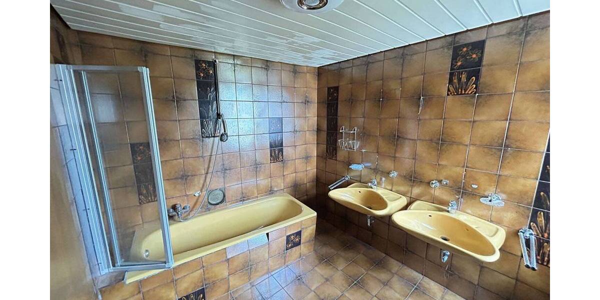 Reihenendhaus Diemelstadt-Wrexen Wrexen - 7 Zimmer, 159 m&sup2;, 125.000&euro; | Angebot:26257921