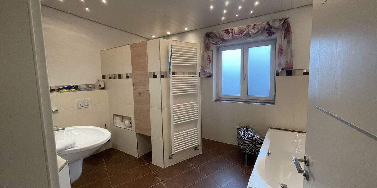 Etagenwohnung Stutensee Blankenloch - 3 Zimmer, 131 m&sup2;, 1.300&euro; | Angebot:24761781