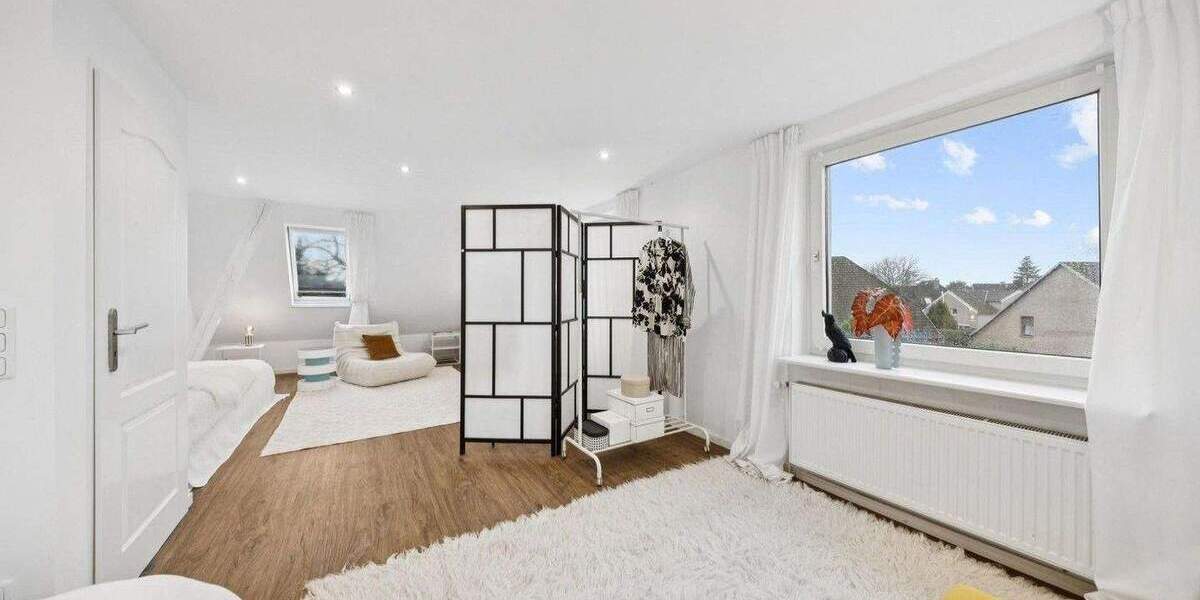 Doppelhaushälfte Pinneberg - 9 Zimmer, 200 m&sup2;, 574.000&euro; | Angebot:25613025