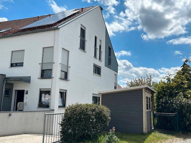Reihenhaus Regenstauf - 5 Zimmer, 149 m&sup2;, 590.000&euro; | Angebot:26539806